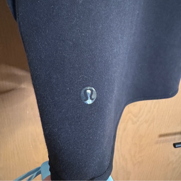 Lululemon Reversible Vest, Gray and Black, size 6 - Picture 8 of 9